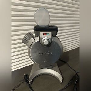Cuisinart Vertical Belgian Waffle Maker (model WAF-V100)